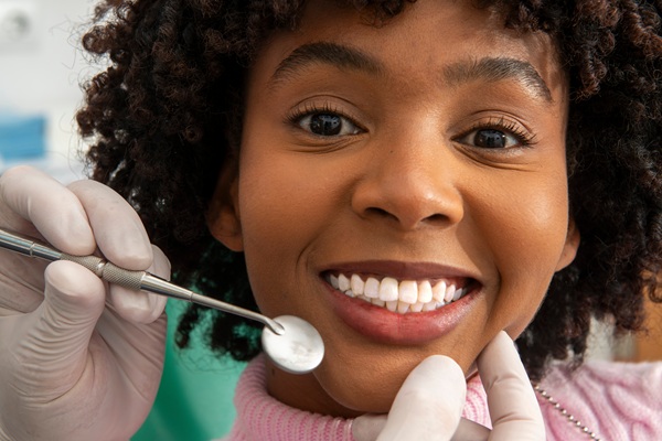 How Dental Bonding Is Used For Cosmetic And Restorative Dentistry